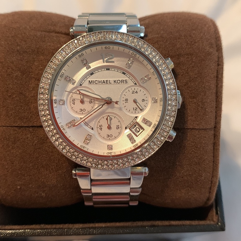Michael Kors Watch - Picture 3 of 8